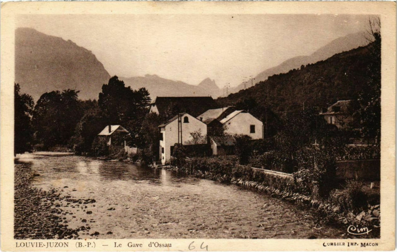 Carte postale ancienne Louvie-Juzon - Le Gave d'Ossau à Uz