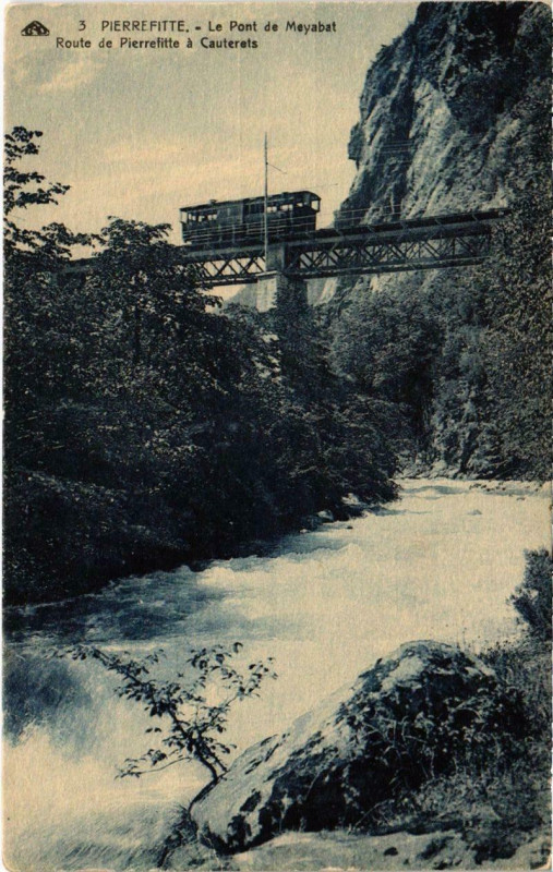 Carte postale ancienne Pierrefitte Le Pont de Meyabat - Route de Pierrefitte a Cauterets à Cauterets