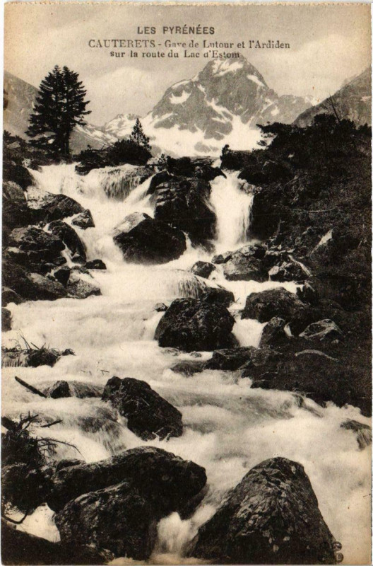 Carte postale ancienne Cauterets Gave de Lutour et l'Ardiden sur la route du Lac d'Estom à Cauterets