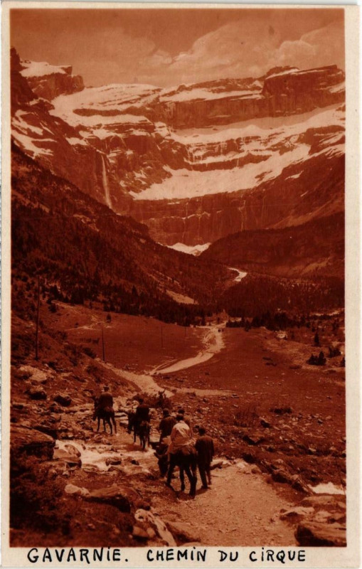 Carte postale ancienne Gavarnie. Chemin du Cirque