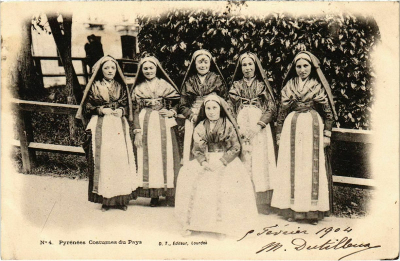 Carte postale ancienne Pyrénées Costumes du Pays