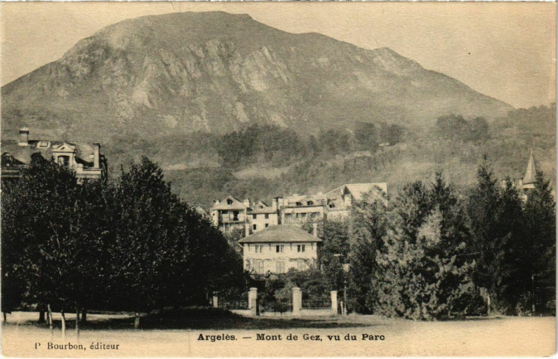 Carte postale ancienne Argeles - Mont de Gez, vu du Parc à Mont