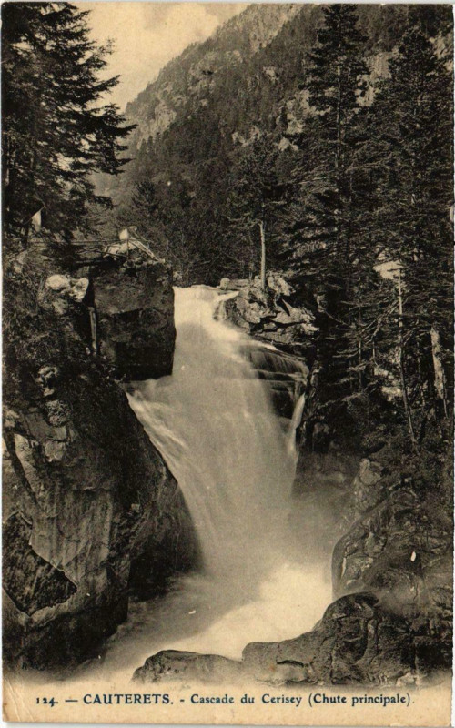 Carte postale ancienne Cauterets - Cascade du Cerisey à Cauterets