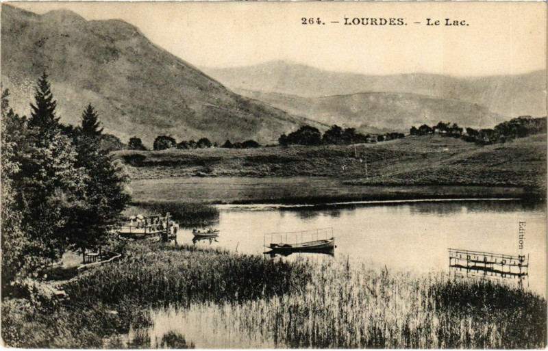 Carte postale ancienne Lourdes Le Lac à Lourdes