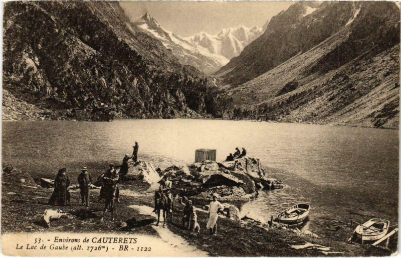 Carte postale ancienne Cauterets Le Lac de Gaube à Cauterets