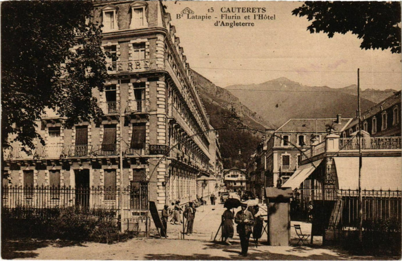 Carte postale ancienne Cauterets Flurin et l'Hotel d'Angleterre à Cauterets