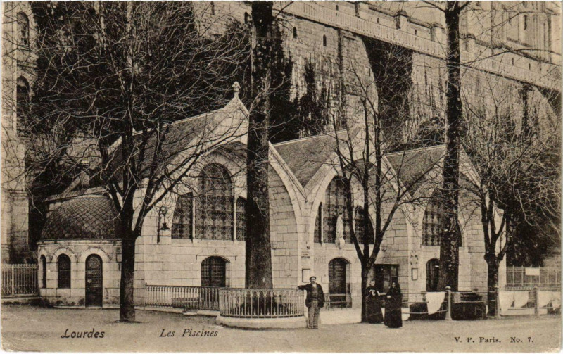 Carte postale ancienne Les Piscines à Lourdes