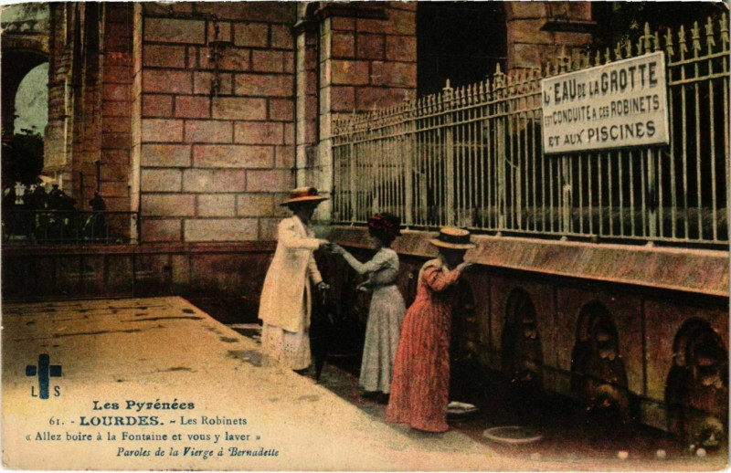 Carte postale ancienne Lourdes Les Robinets à Lourdes