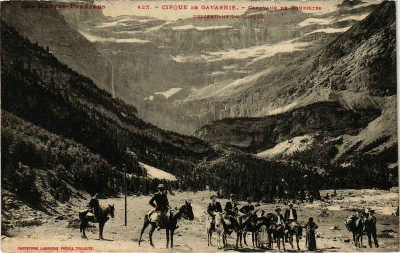 Carte postale ancienne Corque de Gavarnie Caravane de Touristes à Ris