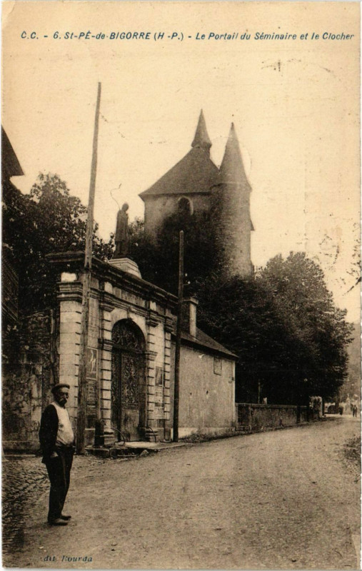 Carte postale ancienne Bigorre Le Portail du Séminaire