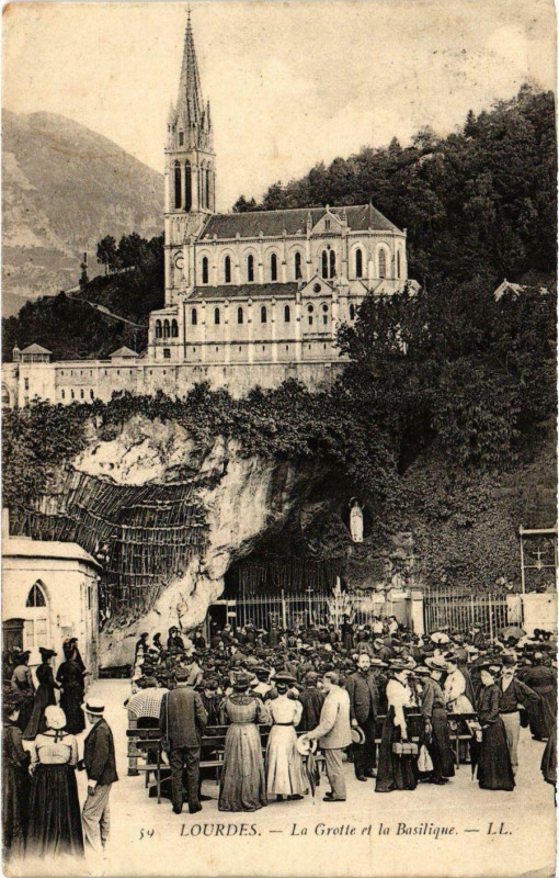 Carte postale ancienne La Grotte et la Basilique à Lourdes
