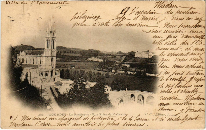 Carte postale ancienne Lourdes La Basilique à Lourdes