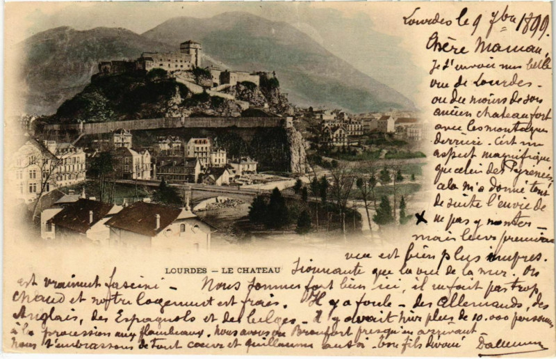 Carte postale ancienne Lourdes Le Chateau à Lourdes