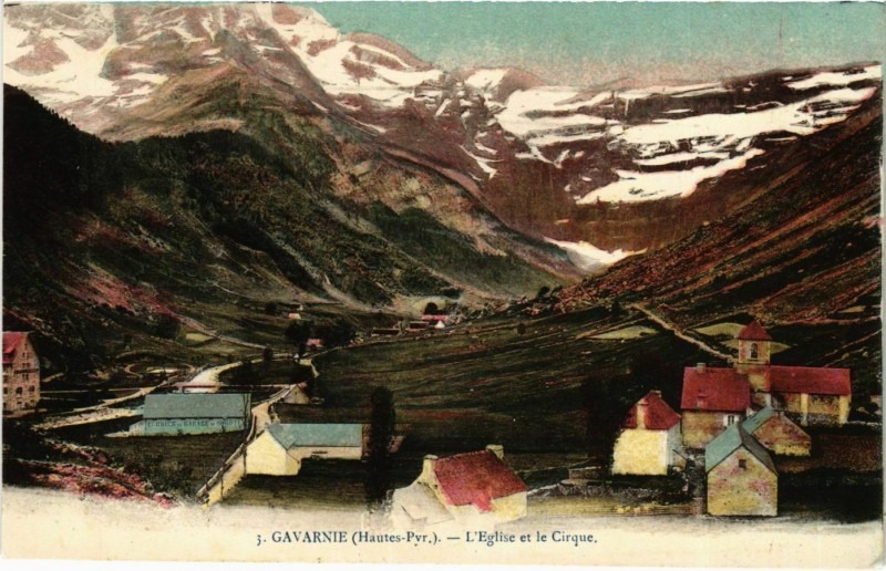 Carte postale ancienne Gavarnie L'Eglise et le Cirque