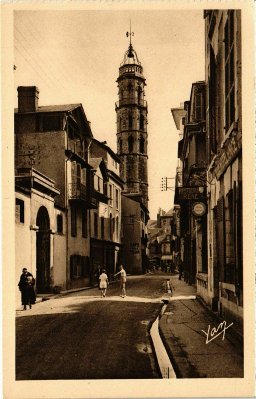 Carte postale ancienne Bagnéres La tour des Jacobins