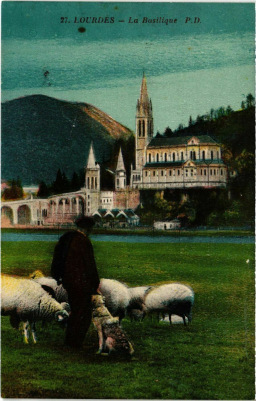 Carte postale ancienne Lourdes La Basilique à Lourdes