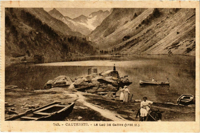 Carte postale ancienne Cauterets Le lac de Gaube à Cauterets