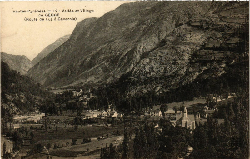 Carte postale ancienne Vallée et Village de Gedre