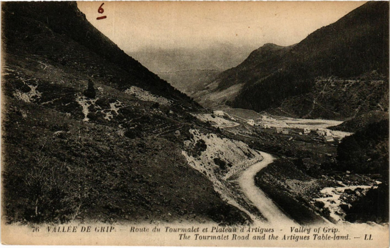 Carte postale ancienne Vallée de Grip Route du Tourmalet et Plateau d'Artigues à Artigues