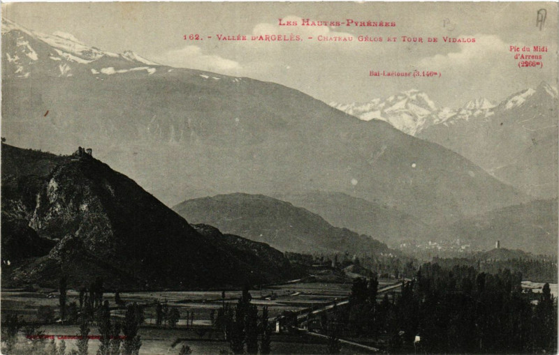 Carte postale ancienne Vallée d'Argeles Chateau Gelos et Tour de Vidalos