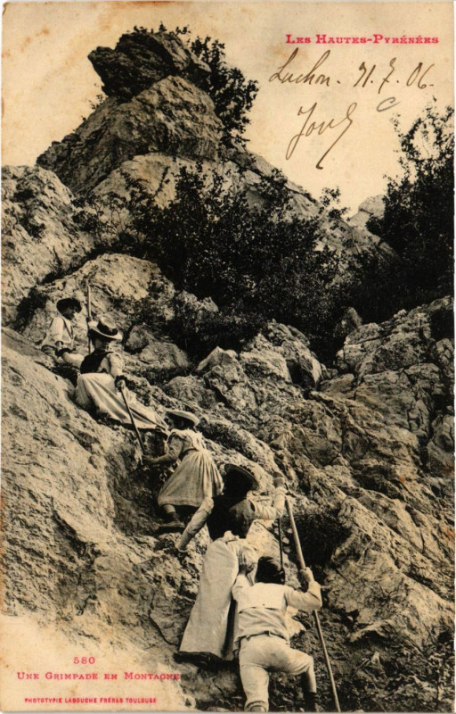 Carte postale ancienne Une Grimpade en Montagne à Mont