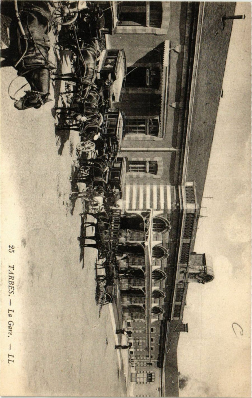 Carte postale ancienne Tarbes La Gare à Tarbes
