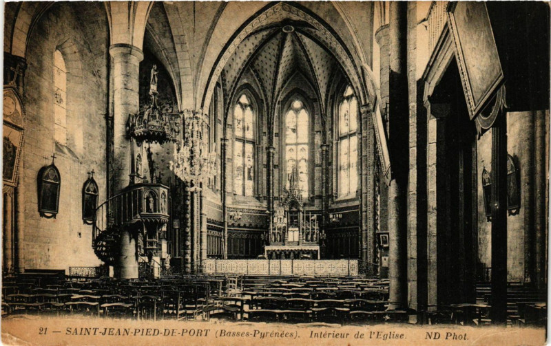 Carte postale ancienne Saint-Jean-Pied-de-Port Interieur de l'Eglise