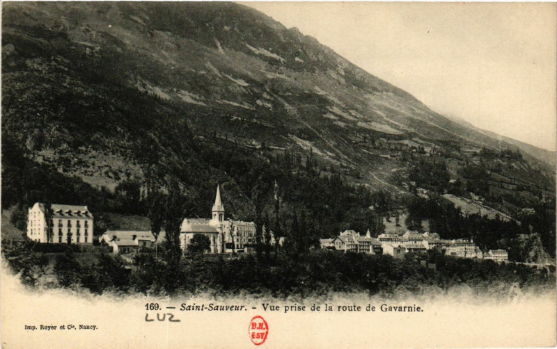 Carte postale ancienne Saint-Sauveur Vue prise de la route de Gavarnie à Ris