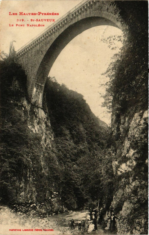 Carte postale ancienne Saint-Sauveur Le Pont Napoleon
