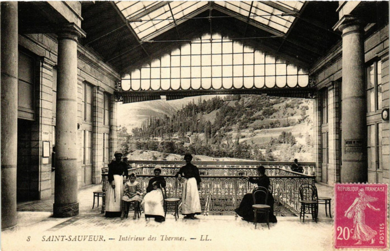 Carte postale ancienne Saint-Sauveur Interieur des THERMes
