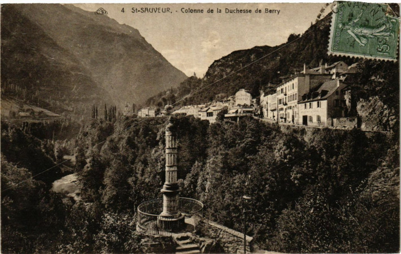Carte postale ancienne Saint-Sauveur Colonne de la Duchesse de Berry