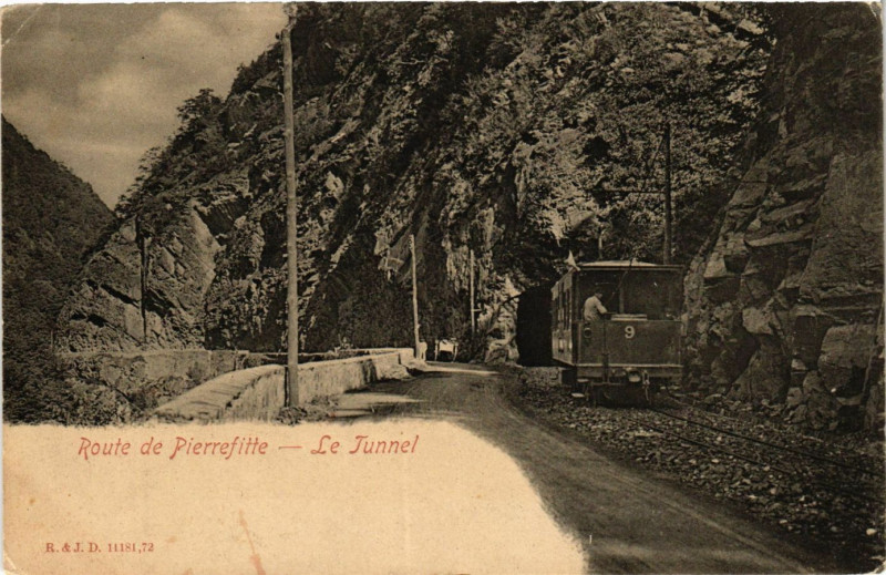 Carte postale ancienne Route de Pierrefitte Le Tunnel