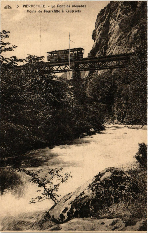 Carte postale ancienne Pierrefitte Le Pont de Meyabat