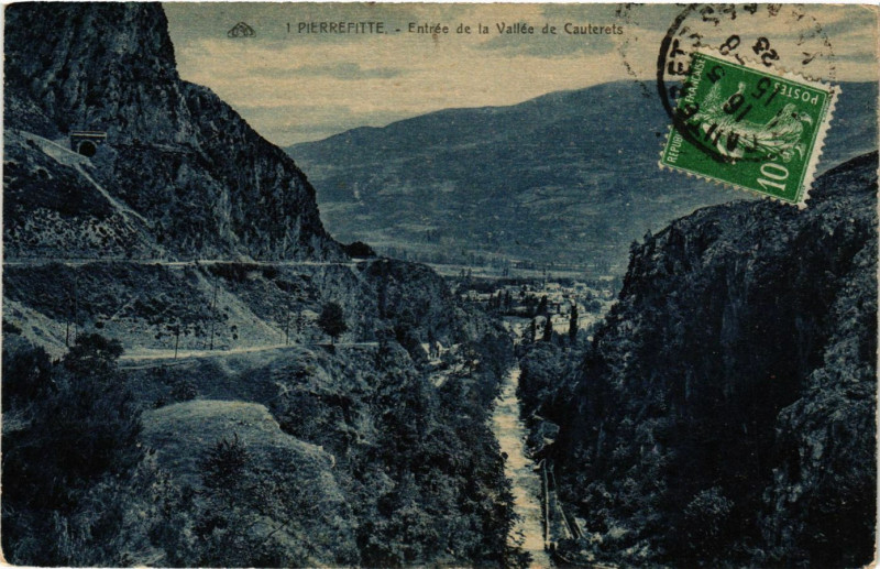 Carte postale ancienne Pierrefitte Entrée de la Vallée de Cauterets à Cauterets
