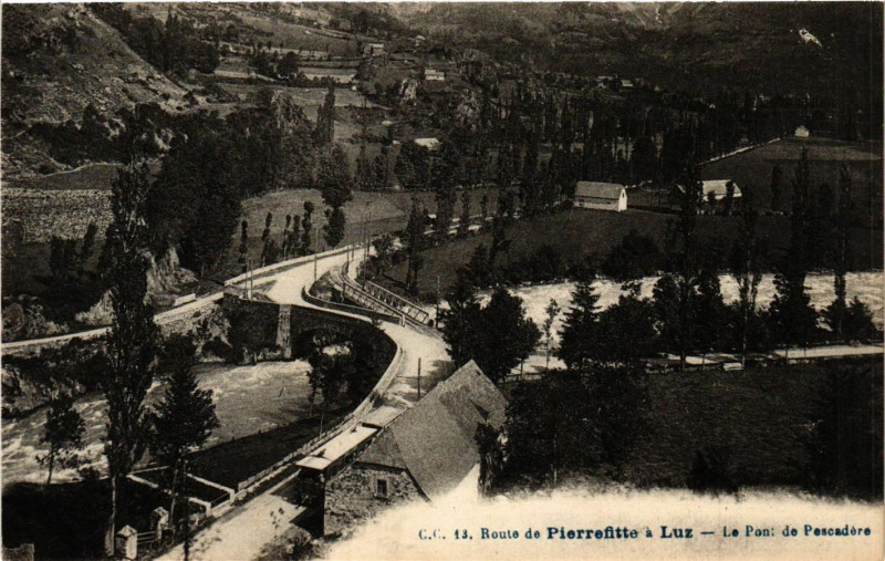 Carte postale ancienne Luz Route de Pierrefitte-Pont de Pescadere à Uz