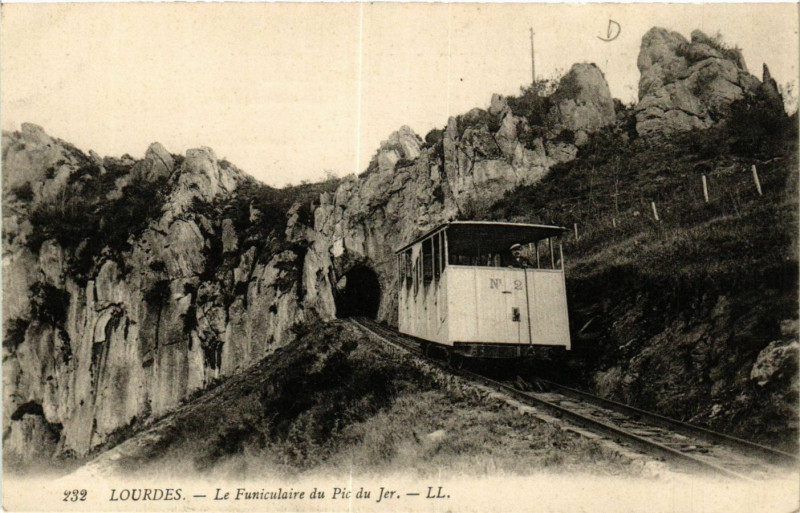 Carte postale ancienne Lourdes Le Funiculaire du Pic du Jer à Lourdes