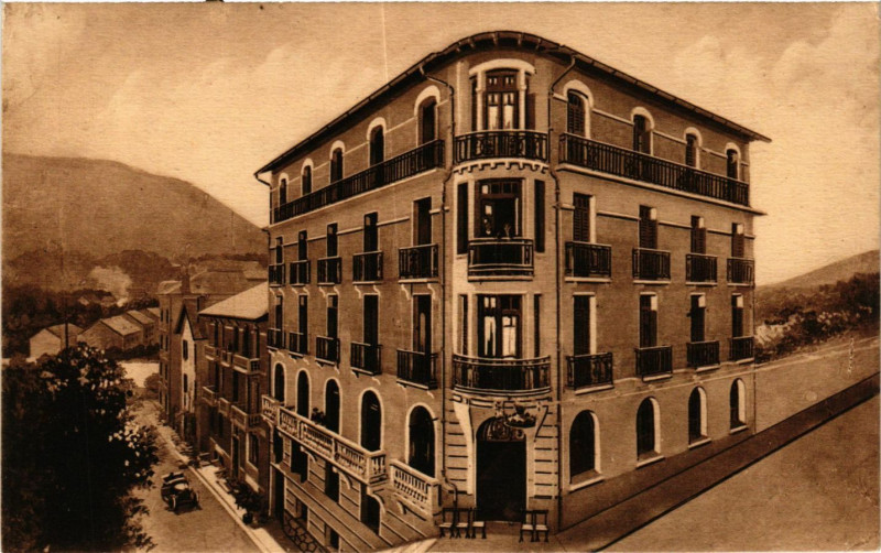 Carte postale ancienne Lourdes Hotel Sainte-Mairie Madeleine à Lourdes