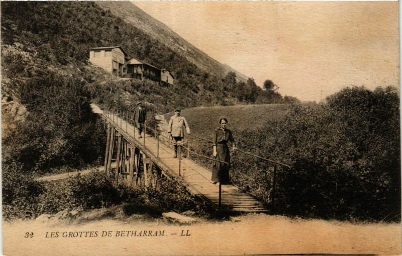 Carte postale ancienne Les Grottes de Betharram