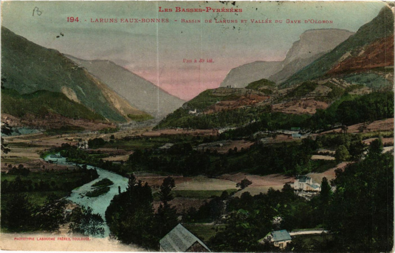 Carte postale ancienne Laruns Eaux-Bonnes Bassin de Laruns et Vallée du Gave d'Oloron