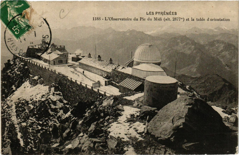 Carte postale ancienne L'Observatoire du Pic du Midi et la table d'orientation