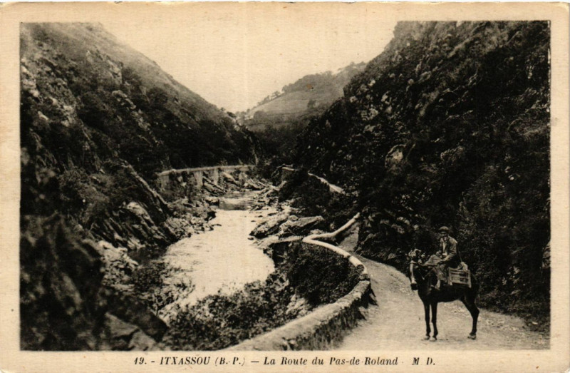 Carte postale ancienne Itxassou La Route du Pas de Roland