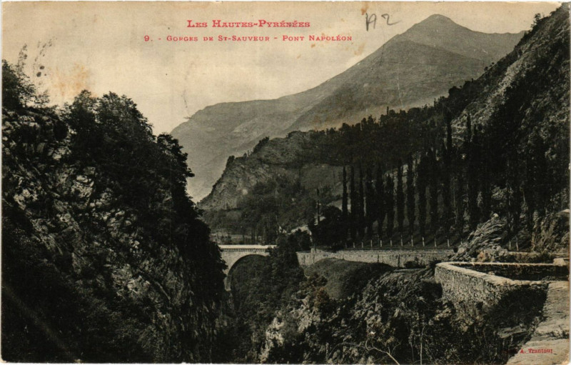 Carte postale ancienne Gorges de Saint-Sauveur Pont Napoleon