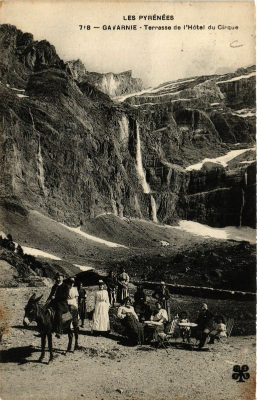 Carte postale ancienne Gavarnie Terrasse de l'Hotel du Cirque