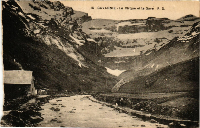 Carte postale ancienne Gavarnie Le Cirque et le Gave