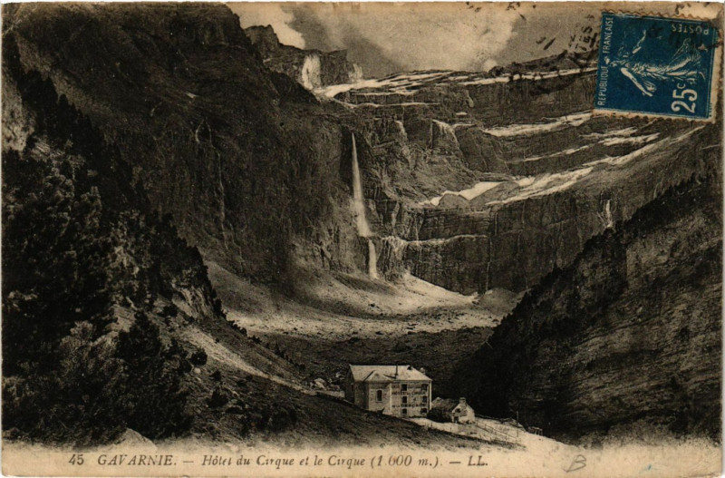 Carte postale ancienne Gavarnie Hotel du Cirque et le Cirque