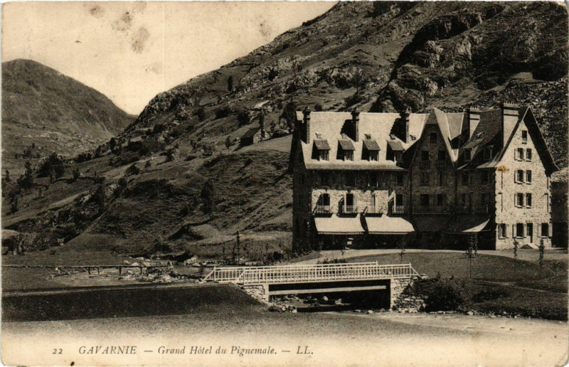 Carte postale ancienne Grand Hôtel du Pignemale à Gavarnie-Gèdre