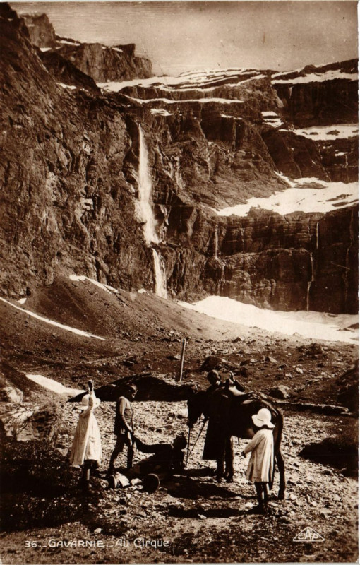 Carte postale ancienne Gavarnie Au Cirque