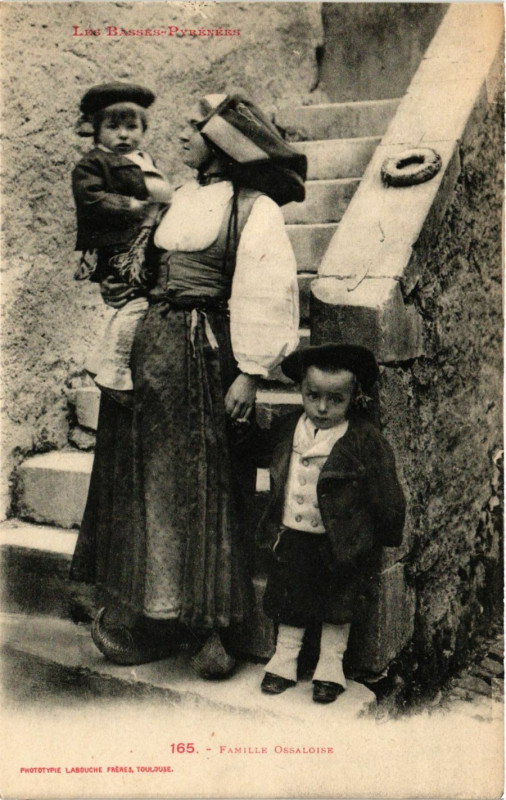 Carte postale ancienne Famille Ossaloise