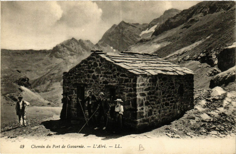Carte postale ancienne Chemin du Port de Gavarnie-L'Abri