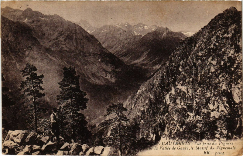 Carte postale ancienne Cauterets Vue prise du Peguere sur la Vallée de Gaube à Cauterets